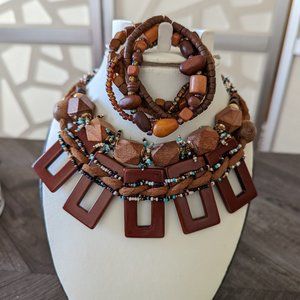 Necklace and bracelet set